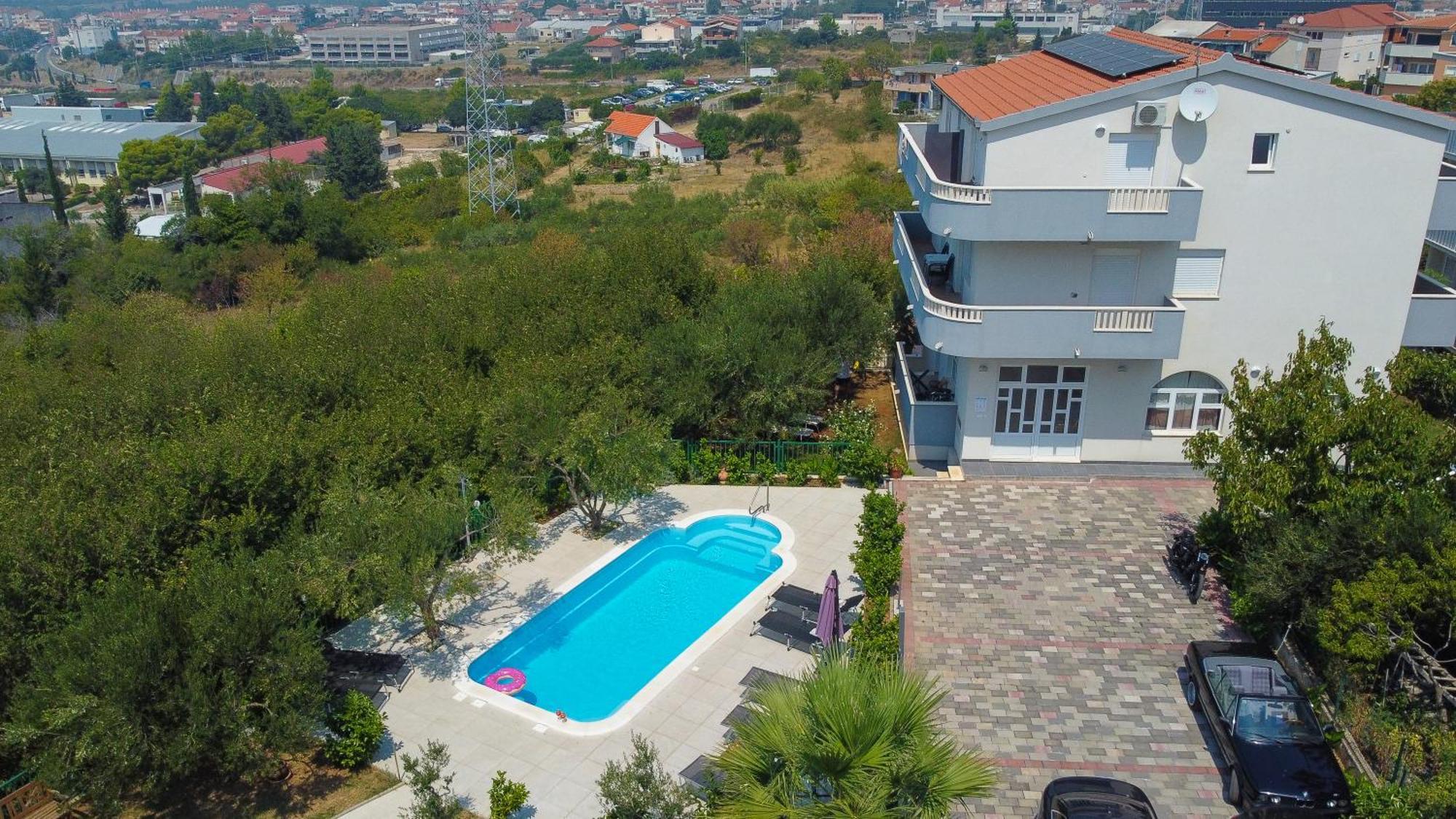 Apartament Lucante