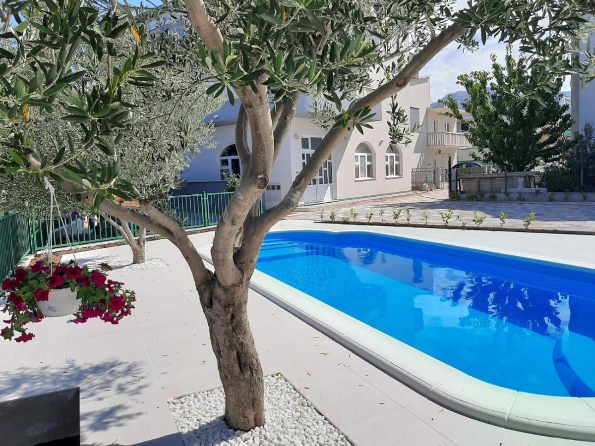 Apartament Lucante